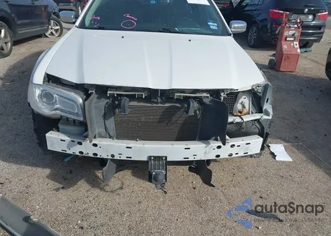 2017 Chrysler 300C z USA, uszkodzony, nr VIN 2C3CCAEG7HH586742